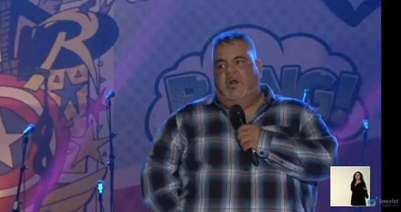 El humorista teldense Iván El Bastonero durante la actuación en la gala carnavalera de Arrecife (Foto captada por TA)